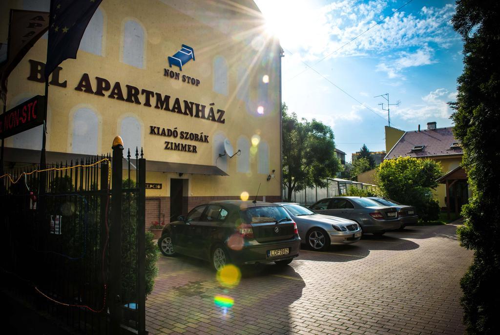 Bl Luxus Apartman Segedin Oda fotoğraf